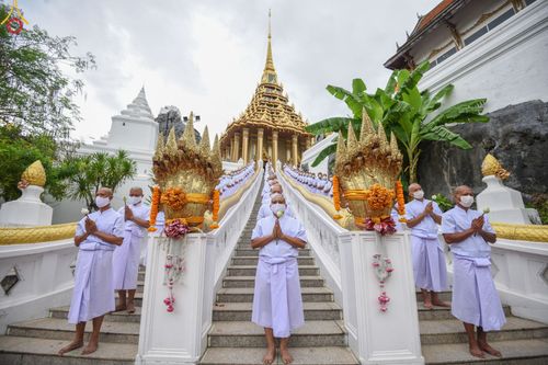 ภาพ No.48032:ประมวลภาพพิธีเวียนประทักษิณ และบรรพชาอุปสมบท รุ่นเข้าพรรษา ปี 2565