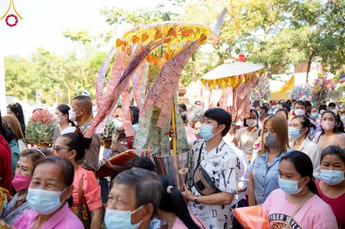 ภาพ No.56412:ประมวลภาพพิธีทอดกฐินสามัคคี ณ วัดลาดประทุมทอง จ.สุพรรณบุรี (วันที่ 30 ตุลาคม พ.ศ. 2565)