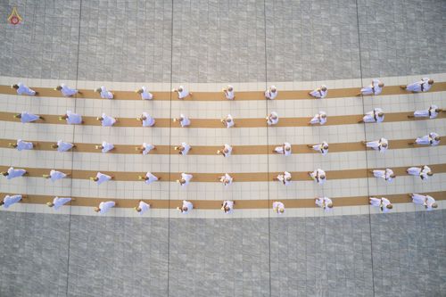 ภาพ No.47524:ประมวลภาพพิธีขอขมาและมอบผ้าไตร โครงการบรรพชาอุปสมบทหมู่ รุ่นเข้าพรรษา 2565