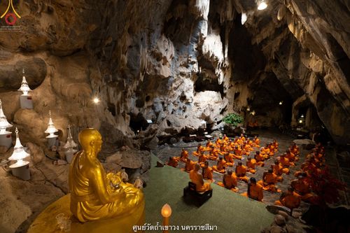 ภาพ No.42058:พิธีตัดปอยผม ปลงผม ขอขมารับผ้าไตรและพิธีบรรพชา ในโครงการอุปสมบท บูชาธรรมมหาปูชนียาจารย์ ประจำปี 2564 ชุดที่ 20