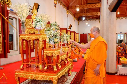 ภาพ No.40629:วัดพระธรรมกาย เป็นเจ้าภาพพิธีบำเพ็ญกุศลสวดพระอภิธรรมอุทิศถวายพระเดชพระคุณ พระวิสุทธิวงศาจารย์