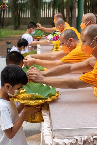 ภาพ No.44543:ประมวลภาพพิธีปลงผม โครงการบรรพชาสามเณรฟื้นฟูพระพุทธศาสนาทั่วไทย ณ อนุสรณ์สถานมหาวิหารพระมงคลเทพมุนี