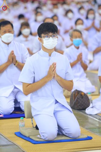 ภาพ No.52294:ประมวลภาพพิธีบูชาข้าวพระ (วันอาทิตย์ต้นเดือนตุลาคม) ณ วัดพระธรรมกาย จ.ปทุมธานี 