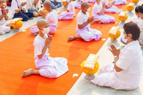 ภาพ No.44693:ประมวลภาพพิธีบรรพชา ในโครงการบรรพชาสามเณรฟื้นฟูพระพุทธศาสนาทั่วไทย ณ วัดสองพี่น้อง