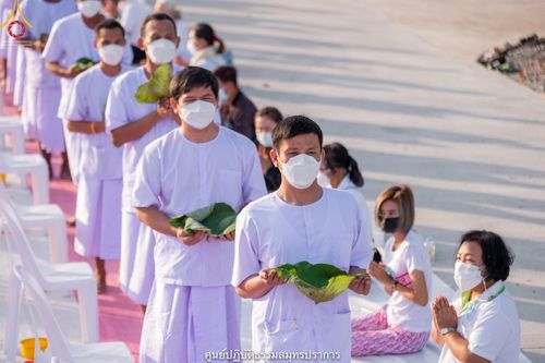 ภาพ No.39566:พิธีตัดปอยผม ปลงผม ขอขมารับผ้าไตรและพิธีบรรพชา ในโครงการอุปสมบท บูชาธรรมมหาปูชนียาจารย์ ประจำปี 2564 ชุดที่ 3