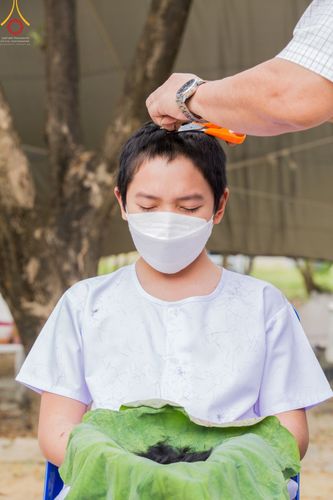 ภาพ No.43888:ประมวลภาพพิธีปลงผมธรรมทายาท โครงการบรรพชาสามเณรฟื้นฟูพระพุทธศาสนาทั่วไทย ณ ศูนย์อบรมเยาวชนนครปฐม