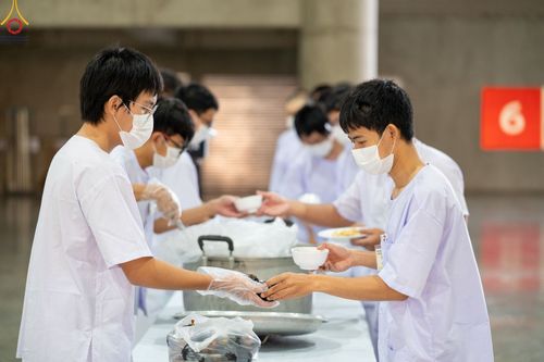 ภาพ No.47356:ประมวลภาพกิจวัตร-กิจกรรม ธรรมทายาท ในโครงการบรรพชาอุปสมบทหมู่ รุ่นเข้าพรรษา