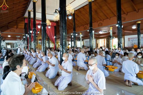 ภาพ No.40429:พิธีตัดปอยผม ปลงผม ขอขมารับผ้าไตรและพิธีบรรพชา ในโครงการอุปสมบท บูชาธรรมมหาปูชนียาจารย์ ประจำปี 2564 ชุดที่ 13