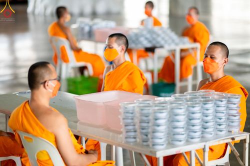 ภาพ No.49418:ประมวลภาพสาธุชนร่วมรับบุญ แกะถ่าน Led วันที่ 10 สิงหาคม พ.ศ. 2565 ณ วัดพระธรรมกาย