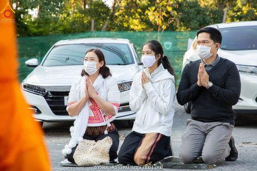 ภาพ No.39939:คณะพระภิกษุ - สามเณร วัดบ้านขุนกว่า ๓๐๐ รูป เดินธรรมยาตราฉลองแชมป์บาลี ๒๕๖๔