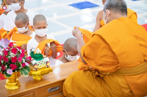 ภาพ No.44065:ประมวลภาพพิธีบรรพชาสามเณร โครงการบรรพชาสามเณรฟื้นฟูพระพุทธศาสนาทั่วไทย ณ ศูนย์อบรมเยาวชนธุดงคสถานชุมพร