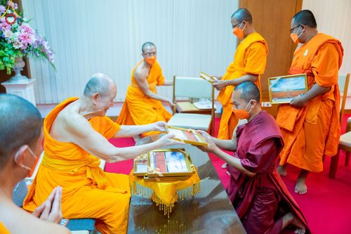 ภาพ No.49402:ประมวลภาพเจ้าคณะจังหวัดไพลินและคณะสงฆ์ ประเทศกัมพูชา เข้าเยี่ยมชมวัดพระธรรมกาย