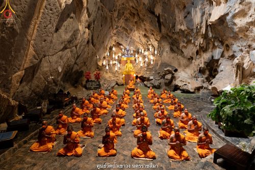 ภาพ No.42059:พิธีตัดปอยผม ปลงผม ขอขมารับผ้าไตรและพิธีบรรพชา ในโครงการอุปสมบท บูชาธรรมมหาปูชนียาจารย์ ประจำปี 2564 ชุดที่ 20