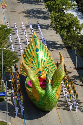 ภาพ No.42653:พิธีอัญเชิญมยุรนาวากาศ ประดิษฐาน ณ อาคาร 100 ปี เนื่องในวันคล้ายวันเกิด ครบ 113 ปี คุณยายอาจารย์มหารัตนอุบาสิกาจันทร์ ขนนกยูง