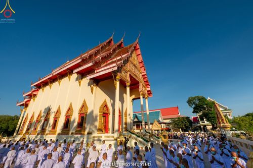 ภาพ No.39713:พิธีตัดปอยผม ปลงผม ขอขมารับผ้าไตรและพิธีบรรพชา ในโครงการอุปสมบท บูชาธรรมมหาปูชนียาจารย์ ประจำปี 2564 ชุดที่ 5