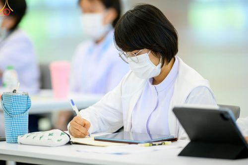 ภาพ No.46637:ประมวลภาพโครงการอบรมครูสอนบาลี ณ โรงเรียนพระปริยัติธรรม วัดพระธรรมกาย