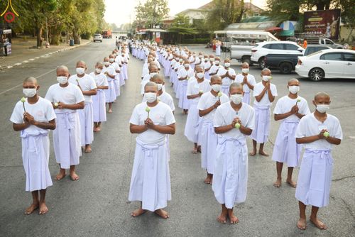 ภาพ No.79389:พิธีเวียนประทักษิณ ขอขมา มอบผ้าไตร โครงการบรรพชาสามเณรฟื้นฟูพระพุทธศาสนาทั่วไทย ณ วัดพระพุทธบาทราชวรมหาวิหาร อ.พระพุทธบาท จ.สระบุรี วันที่ 1 เมษายน พ.ศ. 2566