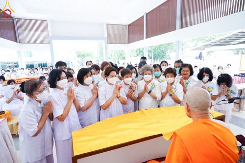 ภาพ No.52141:ประมวลภาพพิธีสักการะพระมงคลเทพมุนี (สด จนฺทสโร) ณ ศูนย์ปฏิบัติธรรมพระมงคลเทพมุนี