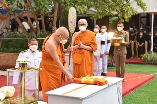 ภาพ No.51880:พิธีพระราชทานเพลิงศพพระเทพวรเวที (บุญศรี ปุญฺญสิริ น.ธ.เอก, ป.ธ.๔) อดีตผู้ช่วยเจ้าอาวาสวัดปากน้ำ 