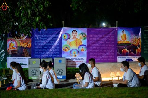 ภาพ No.46478:พิธีจุดโคมวิสาขประทีป วันวิสาขบูชา พ.ศ. 2565 ณ ประเทศอินโดนีเซีย