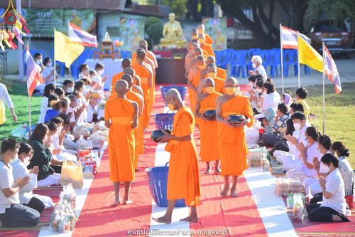 ภาพ No.41021:พิธีตัดปอยผม ปลงผม ขอขมารับผ้าไตรและพิธีบรรพชา ในโครงการอุปสมบท บูชาธรรมมหาปูชนียาจารย์ ประจำปี 2564 ชุดที่ 19