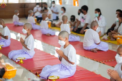 ภาพ No.44578:ประมวลภาพพิธีบรรพชา โครงการบรรพชาสามเณรฟื้นฟูพระพุทธศาสนาทั่วไทย ณ ศูนย์ปฎิบัติธรรมสมุทรปราการ