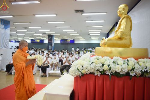 ภาพ No.49772:ประมวลภาพพิธีสักการะรูปหล่อพระมงคลเทพมุนี หลวงปู่วัดปากน้ำ ณ ห้างทวีกิจคอมเพล็กซ์ อ.เมือง จ.สระบุรี