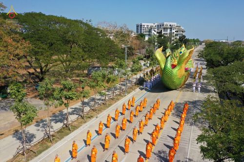 ภาพ No.42654:พิธีอัญเชิญมยุรนาวากาศ ประดิษฐาน ณ อาคาร 100 ปี เนื่องในวันคล้ายวันเกิด ครบ 113 ปี คุณยายอาจารย์มหารัตนอุบาสิกาจันทร์ ขนนกยูง