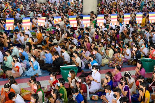 ภาพ No.52042:ประมวลภาพพิธีตักบาตรมิตรภาพไทย-เมียนมาร์ 105 รูป ณ วัดพระธรรมกาย
