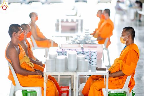 ภาพ No.49416:ประมวลภาพสาธุชนร่วมรับบุญ แกะถ่าน Led วันที่ 10 สิงหาคม พ.ศ. 2565 ณ วัดพระธรรมกาย