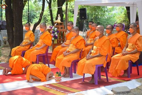 ภาพ No.44652:ประมวลภาพพิธีบรรพชา ในโครงการบรรพชาสามเณร ฟื้นฟูพระพุทธศาสนาทั่วไทย ณ ศูนย์ปฏิบัติธรรมท่าม่วง
