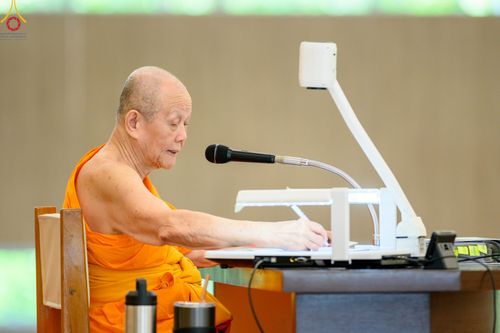 ภาพ No.46638:ประมวลภาพโครงการอบรมครูสอนบาลี ณ โรงเรียนพระปริยัติธรรม วัดพระธรรมกาย