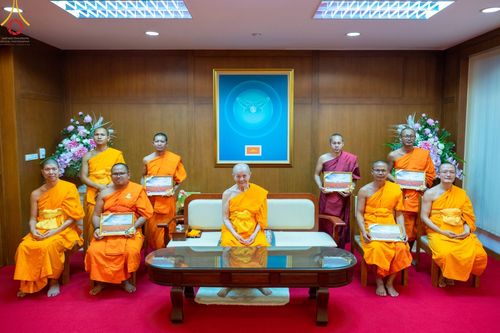 ภาพ No.49401:ประมวลภาพเจ้าคณะจังหวัดไพลินและคณะสงฆ์ ประเทศกัมพูชา เข้าเยี่ยมชมวัดพระธรรมกาย