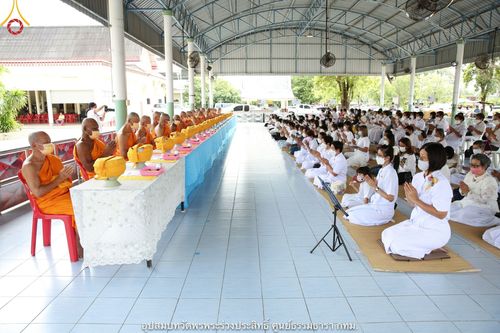 ภาพ No.40169:พิธีตัดปอยผม ปลงผม ขอขมารับผ้าไตรและพิธีบรรพชา ในโครงการอุปสมบท บูชาธรรมมหาปูชนียาจารย์ ประจำปี 2564 ชุดที่ 10