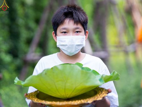 ภาพ No.44448:ประมวลภาพพิธีปลงผม โครงการบรรพชาสามเณรหน่อแก้วเปรียญธรรมรุ่นที่ 10