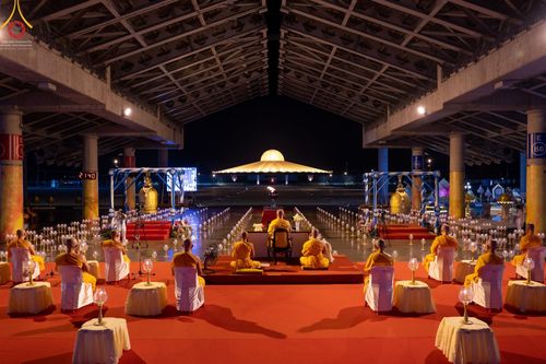 ภาพ No.41975:พิธีฉลองชัยสวดมนต์ บทธัมมจักกัปปวัตตนสูตร 4,000,002,565 จบ เพื่อเป็นสิริมงคลตอนรับศักราชใหม่