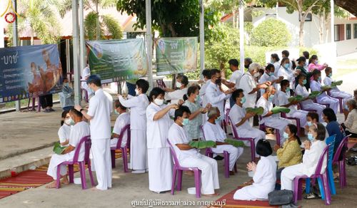 ภาพ No.39636:พิธีตัดปอยผม ปลงผม ขอขมารับผ้าไตรและพิธีบรรพชา ในโครงการอุปสมบท บูชาธรรมมหาปูชนียาจารย์ ประจำปี 2564 ชุดที่ 4