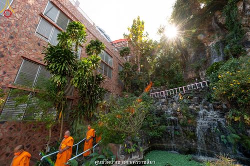 ภาพ No.42062:พิธีตัดปอยผม ปลงผม ขอขมารับผ้าไตรและพิธีบรรพชา ในโครงการอุปสมบท บูชาธรรมมหาปูชนียาจารย์ ประจำปี 2564 ชุดที่ 20