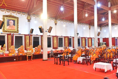 ภาพ No.49676:ประมวลภาพพิธีบำเพ็ญกุศลสวดพระอภิธรรมศพอุทิศถวายพระเดชพระคุณพระเทพวรเวที (บุญศรี ปุญฺญสิริ ป.ธ.4) 