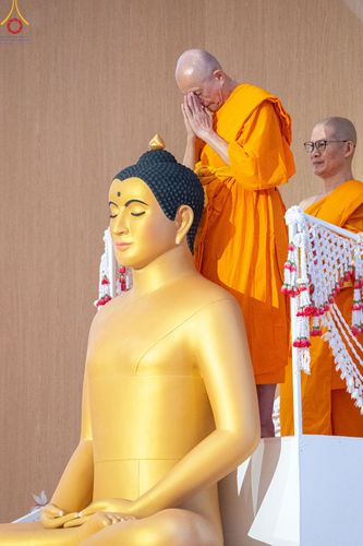 ภาพ No.84762:พิธีบรรจุพระบรมสารีริกธาตุภายในเกตุดอกบัวตูม องค์พระประธาน ณ ห้องแก้วสารพัดนึก 2 วัดพระธรรมกาย ในวันอาสาฬหบูชา อังคารที่ 1 สิงหาคม พ.ศ.2566