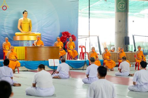 ภาพ No.44141:ประมวลภาพพิธีตัดปอยผมนาคธรรมทายาท รุ่นวันคุ้มครองโลกเฟส 2  ณ วัดพระธรรมกาย