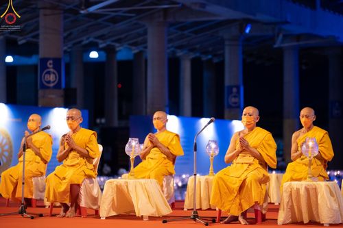 ภาพ No.41972:พิธีฉลองชัยสวดมนต์ บทธัมมจักกัปปวัตตนสูตร 4,000,002,565 จบ เพื่อเป็นสิริมงคลตอนรับศักราชใหม่