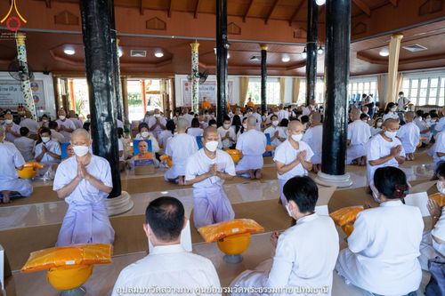 ภาพ No.40427:พิธีตัดปอยผม ปลงผม ขอขมารับผ้าไตรและพิธีบรรพชา ในโครงการอุปสมบท บูชาธรรมมหาปูชนียาจารย์ ประจำปี 2564 ชุดที่ 13