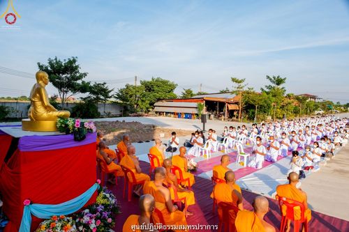 ภาพ No.39565:พิธีตัดปอยผม ปลงผม ขอขมารับผ้าไตรและพิธีบรรพชา ในโครงการอุปสมบท บูชาธรรมมหาปูชนียาจารย์ ประจำปี 2564 ชุดที่ 3