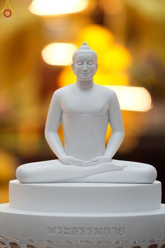 ภาพ No.47894:ประมวลภาพมูลนิธิธรรมกาย ถวายเทียนพรรษา อัญเชิญพระธาตุถวายวัดเถรวาทเวียดนาม