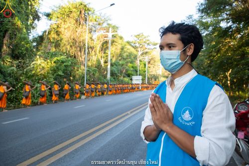 ภาพ No.39941:คณะพระภิกษุ - สามเณร วัดบ้านขุนกว่า ๓๐๐ รูป เดินธรรมยาตราฉลองแชมป์บาลี ๒๕๖๔