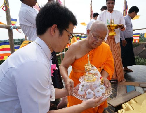 ภาพ No.57384:ประมวลภาพพิธีประดิษฐานพระบรมสารีริกธาตุพระเจดีย์ราชาธิราชมุนี ณ วัดอองเซยามิน ประเทศเมียนมาร์