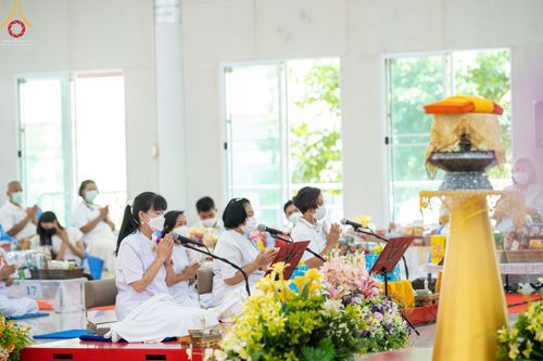 ภาพ No.45363:ประมวลภาพพิธีตักบาตรสามเณรใหม่ โครงการบรรพชาสามเณรฟื้นฟูพระพุทธศาสนาทั่วไทย ณ ศูนย์อบรมเยาวชนนครปฐม