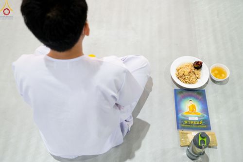 ภาพ No.47354:ประมวลภาพกิจวัตร-กิจกรรม ธรรมทายาท ในโครงการบรรพชาอุปสมบทหมู่ รุ่นเข้าพรรษา