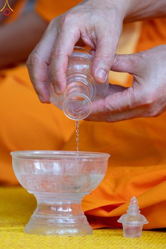 ภาพ No.43766:พิธีประดิษฐานพระบรมสารีริกธาตุเจดีย์พระพุทธเจ้า 28 พระองค์  ณ โบสถ์เรือหงษ์วัดพระธาตุแสนคำฟู 